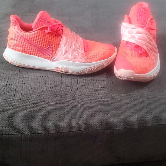 kyrie low 1 hot punch